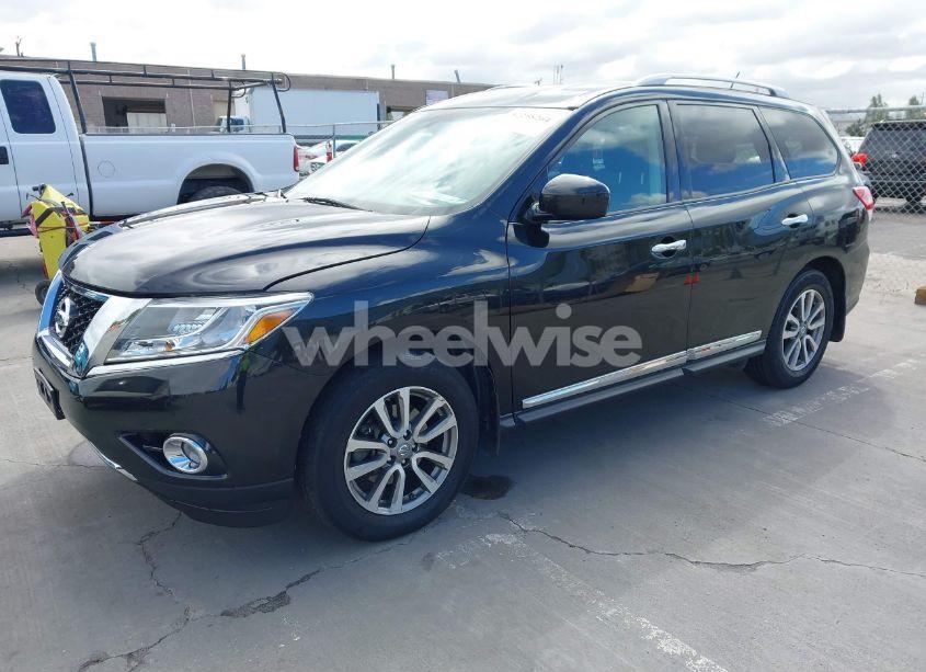 Photo 2 of 2015 Nissan Pathfinder SL (VIN 5N1AR2MN7FC682812)