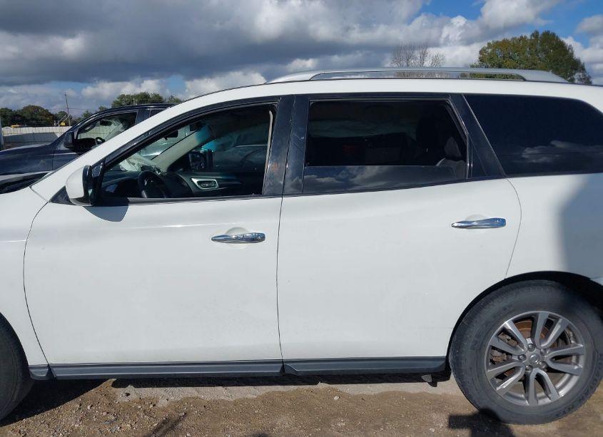 Photo 15 of 2015 Nissan Pathfinder S (VIN 5N1AR2MN7FC695429)