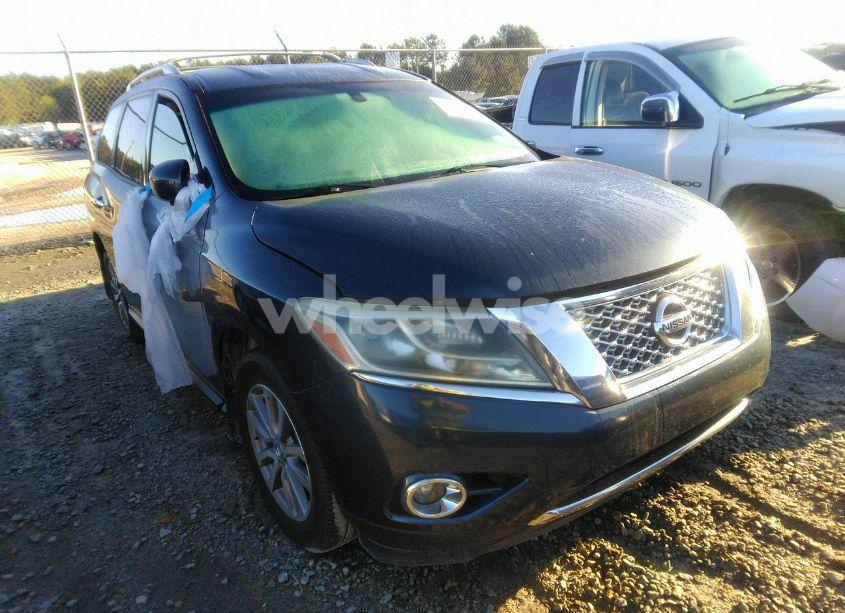 2015 Nissan Pathfinder SV (VIN 5N1AR2MN7FC697066) main photo