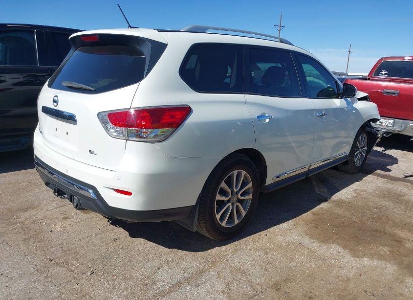 Photo 4 of 2015 Nissan Pathfinder SL (VIN 5N1AR2MN7FC723584)