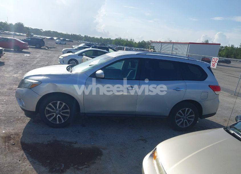 Photo 14 of 2016 Nissan Pathfinder PLATINUM/S/SL/SV (VIN 5N1AR2MN7GC602930)