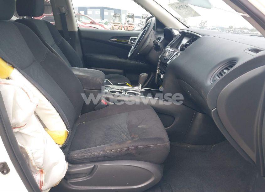 Photo 5 of 2016 Nissan Pathfinder S (VIN 5N1AR2MN7GC643168)