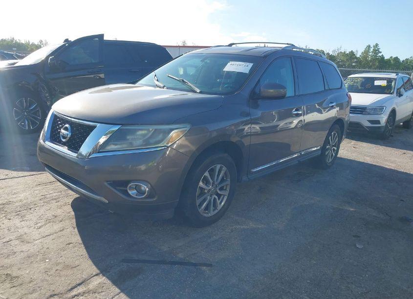 Photo 2 of 2013 Nissan Pathfinder SL (VIN 5N1AR2MN8DC615102)