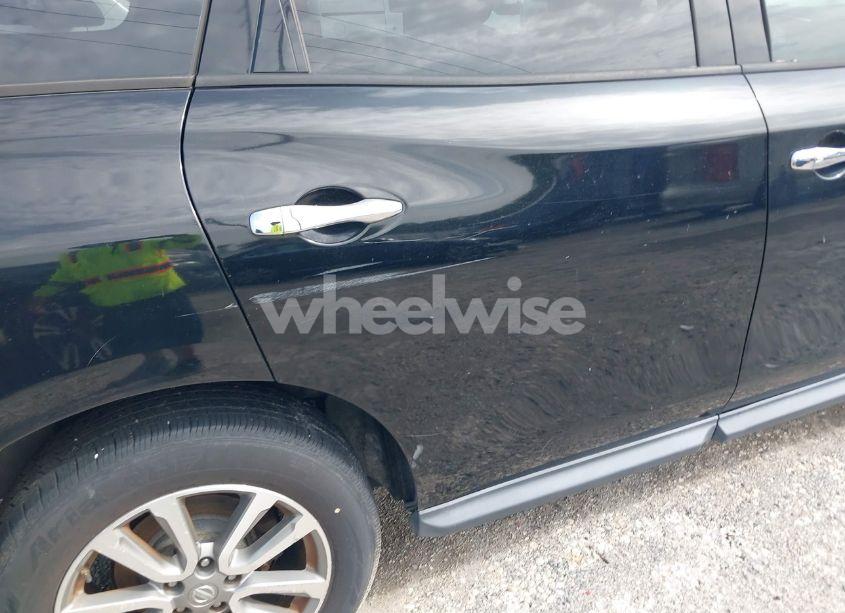 Photo 12 of 2013 Nissan Pathfinder SV (VIN 5N1AR2MN8DC618212)