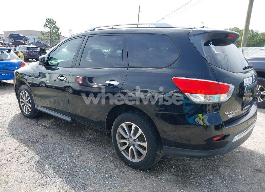 Photo 3 of 2013 Nissan Pathfinder SV (VIN 5N1AR2MN8DC618212)