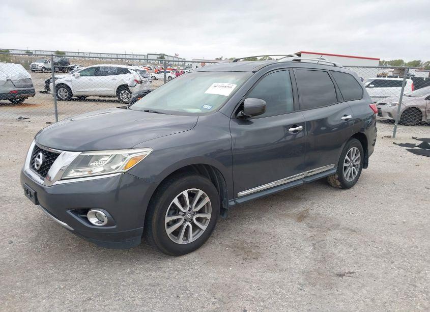 Photo 2 of 2013 Nissan Pathfinder SL (VIN 5N1AR2MN8DC628531)
