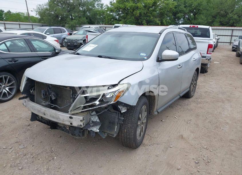 Photo 2 of 2013 Nissan Pathfinder SV (VIN 5N1AR2MN8DC649752)
