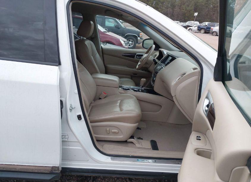 Photo 5 of 2013 Nissan Pathfinder SL (VIN 5N1AR2MN8DC665336)