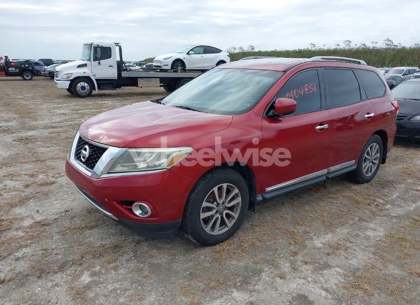 Photo 2 of 2013 Nissan Pathfinder SL (VIN 5N1AR2MN8DC682721)