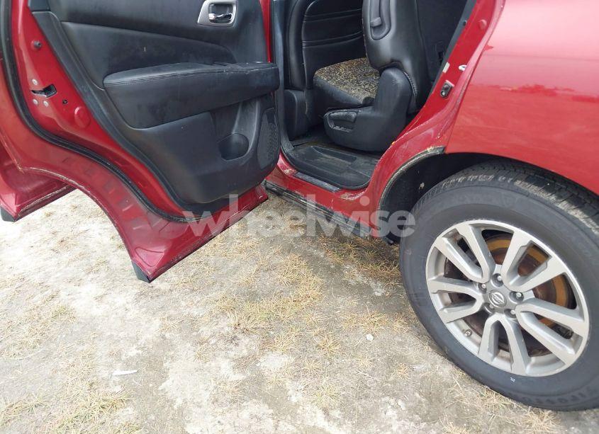 Photo 6 of 2013 Nissan Pathfinder SL (VIN 5N1AR2MN8DC682721)