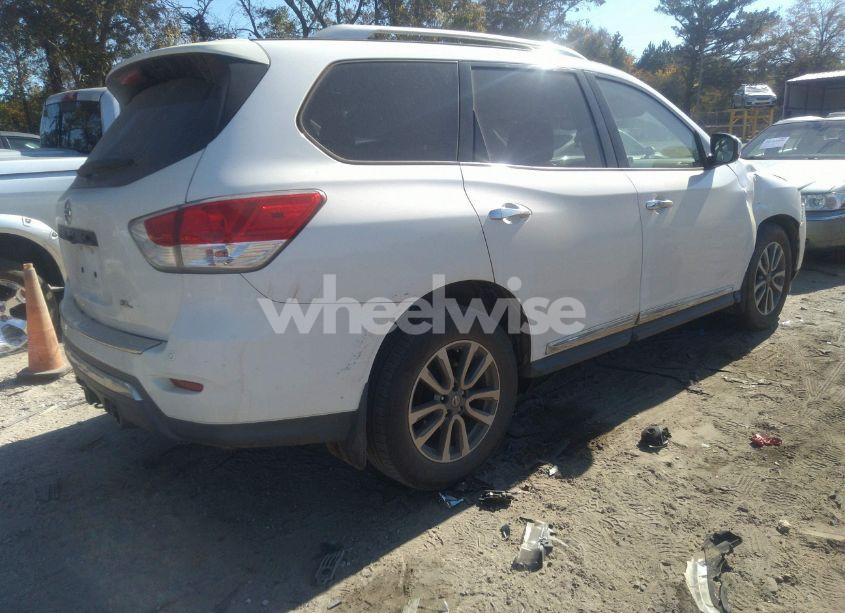 Photo 4 of 2013 Nissan Pathfinder SL (VIN 5N1AR2MN8DC686932)