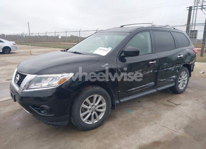Photo 2 of 2014 Nissan Pathfinder SV (VIN 5N1AR2MN8EC635254)