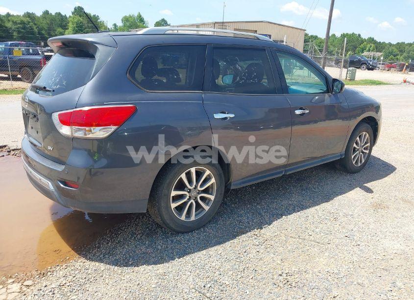 Photo 4 of 2014 Nissan Pathfinder SV (VIN 5N1AR2MN8EC652538)