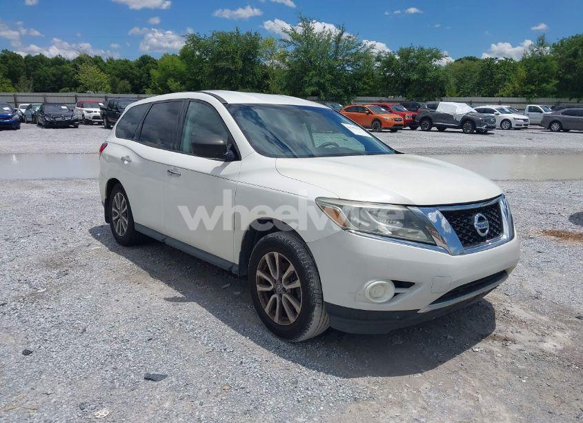 2014 Nissan Pathfinder S (VIN 5N1AR2MN8EC671607) main photo