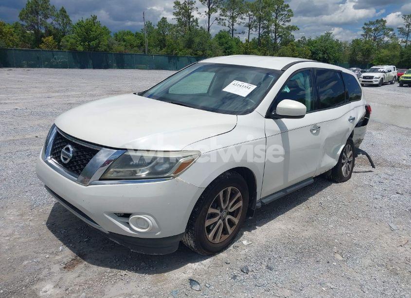Photo 2 of 2014 Nissan Pathfinder S (VIN 5N1AR2MN8EC671607)