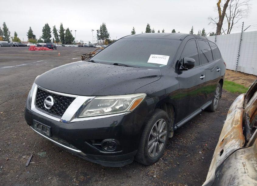 Photo 2 of 2014 Nissan Pathfinder S (VIN 5N1AR2MN8EC726850)