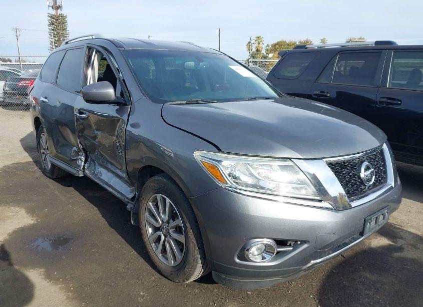 2015 Nissan Pathfinder SV (VIN 5N1AR2MN8FC628029) main photo