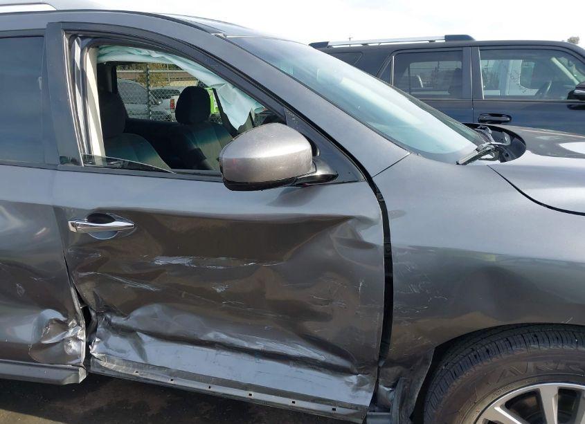 Photo 17 of 2015 Nissan Pathfinder SV (VIN 5N1AR2MN8FC628029)