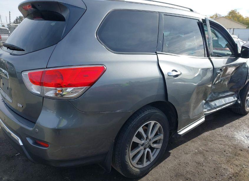 Photo 18 of 2015 Nissan Pathfinder SV (VIN 5N1AR2MN8FC628029)