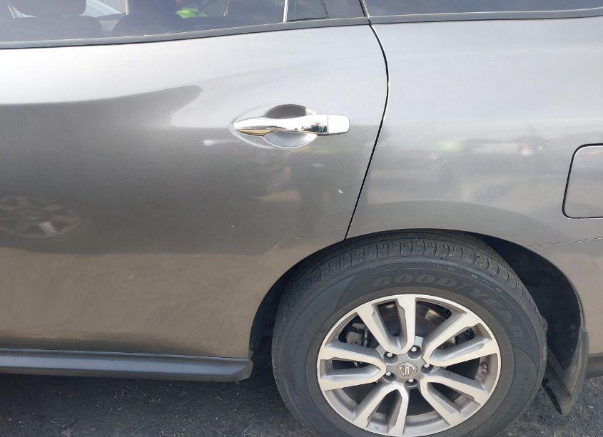 Photo 19 of 2015 Nissan Pathfinder SV (VIN 5N1AR2MN8FC628029)