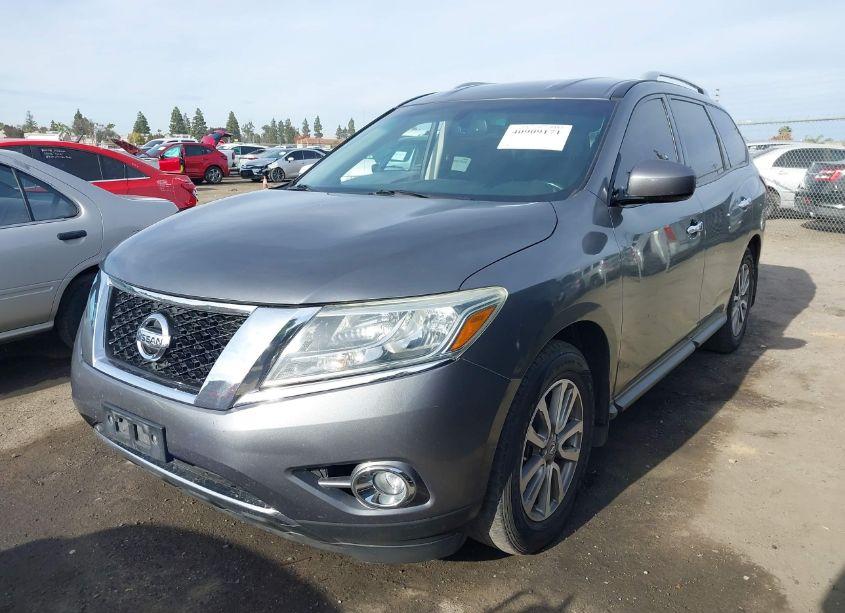 Photo 2 of 2015 Nissan Pathfinder SV (VIN 5N1AR2MN8FC628029)