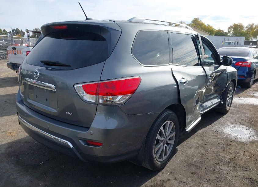 Photo 4 of 2015 Nissan Pathfinder SV (VIN 5N1AR2MN8FC628029)