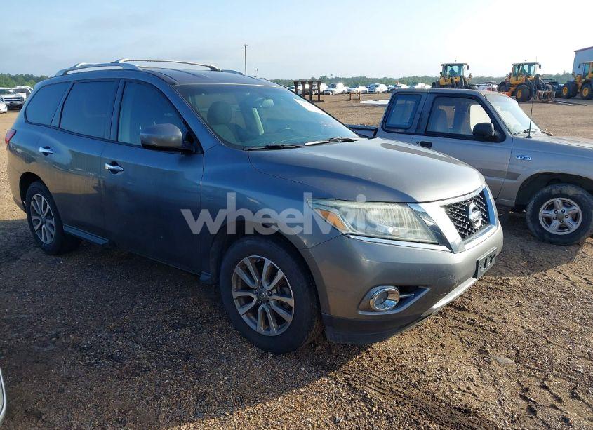 2015 Nissan Pathfinder SV (VIN 5N1AR2MN8FC645672) main photo