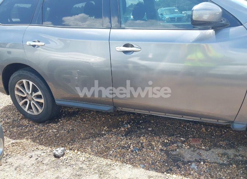 Photo 17 of 2015 Nissan Pathfinder SV (VIN 5N1AR2MN8FC645672)