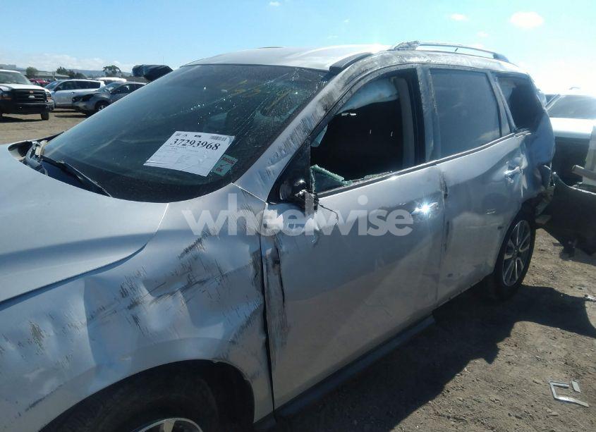 Photo 6 of 2015 Nissan Pathfinder S (VIN 5N1AR2MN8FC658082)