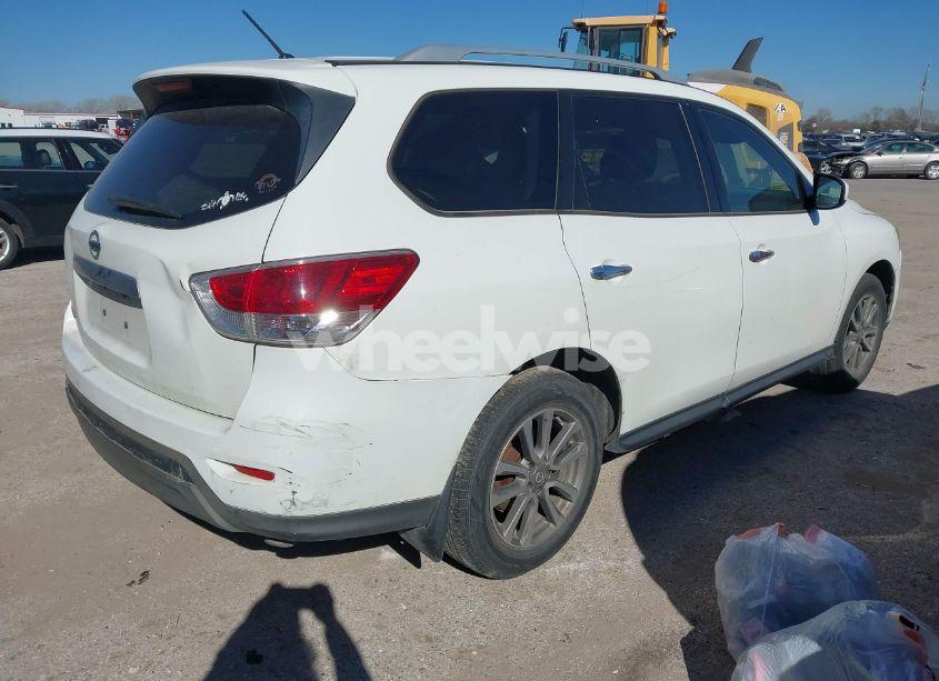 Photo 4 of 2015 Nissan Pathfinder S (VIN 5N1AR2MN8FC668305)