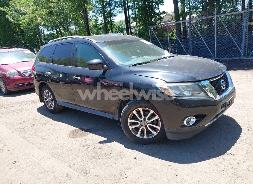 2015 Nissan Pathfinder SV (VIN 5N1AR2MN8FC678462) main photo