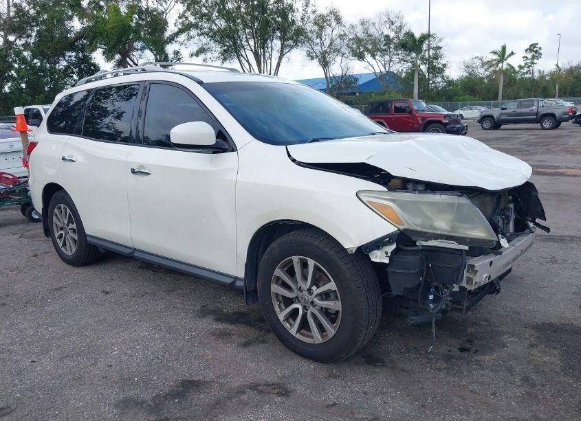 2015 Nissan Pathfinder SV (VIN 5N1AR2MN8FC704980) main photo