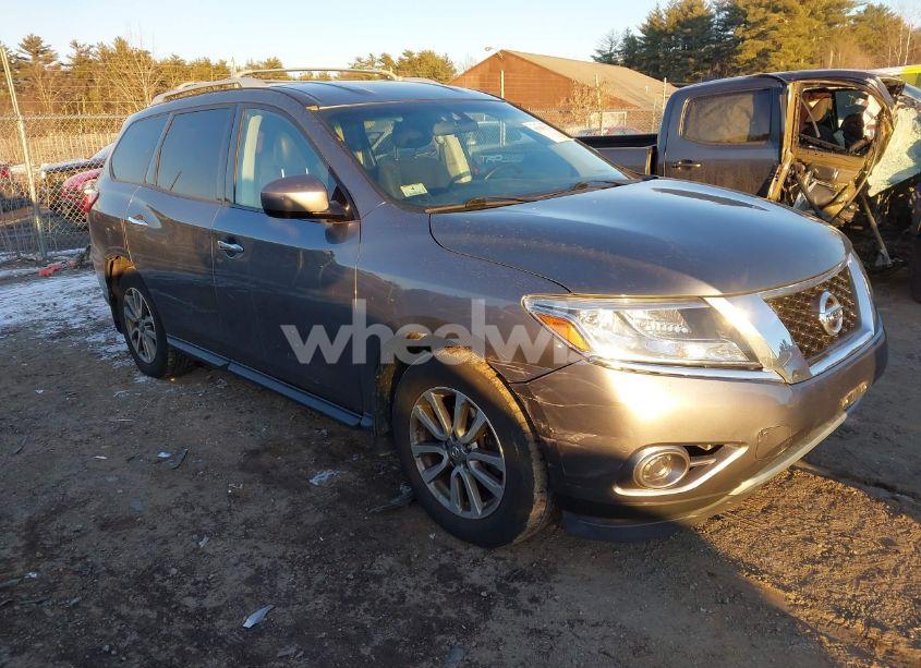 2015 Nissan Pathfinder S (VIN 5N1AR2MN8FC723531) main photo