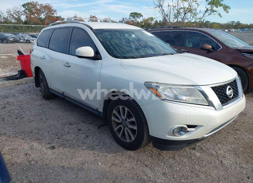 2016 Nissan Pathfinder SL (VIN 5N1AR2MN8GC623561) main photo