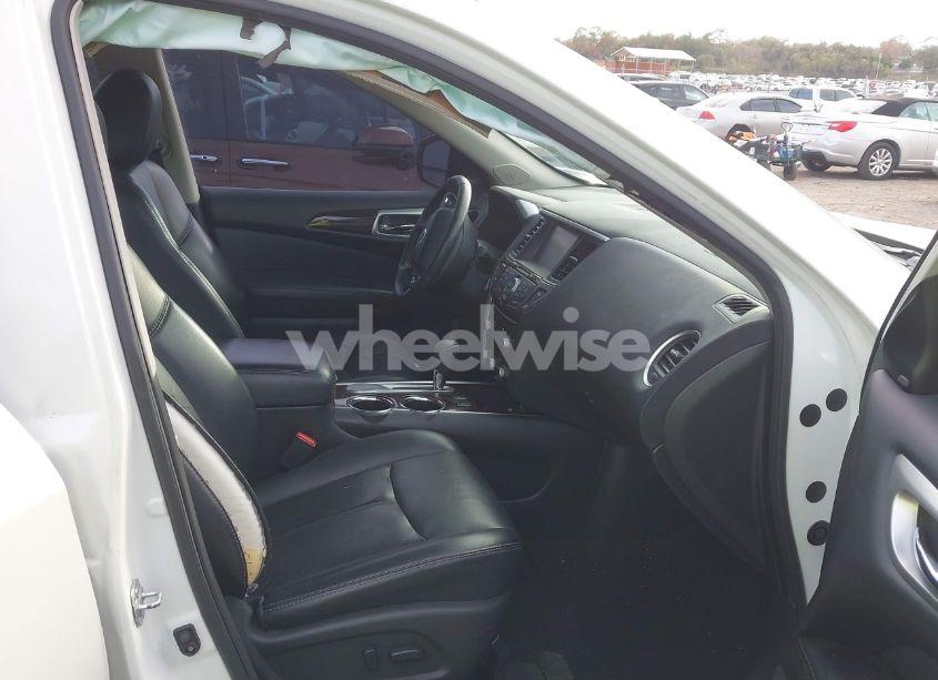 Photo 5 of 2016 Nissan Pathfinder SL (VIN 5N1AR2MN8GC623561)