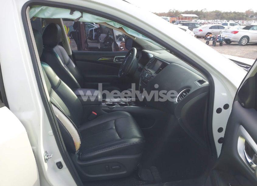 Photo 8 of 2016 Nissan Pathfinder SL (VIN 5N1AR2MN8GC623561)