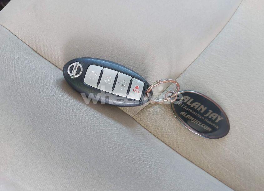 Photo 11 of 2016 Nissan Pathfinder SV (VIN 5N1AR2MN8GC637220)