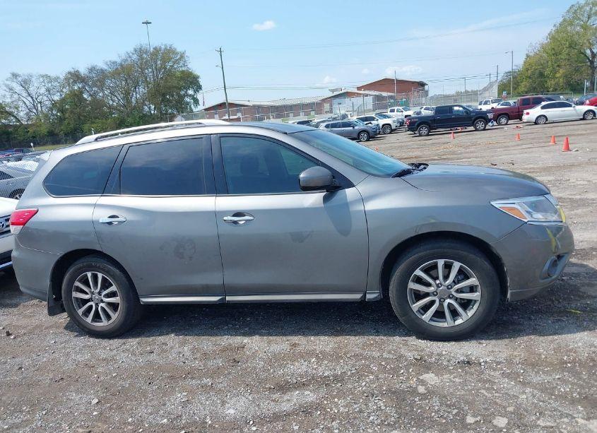 Photo 13 of 2016 Nissan Pathfinder S (VIN 5N1AR2MN8GC658777)