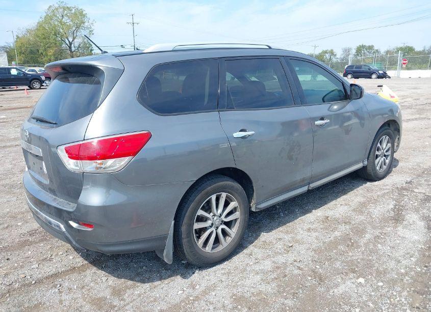 Photo 4 of 2016 Nissan Pathfinder S (VIN 5N1AR2MN8GC658777)