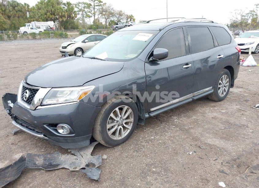 Photo 2 of 2013 Nissan Pathfinder SL (VIN 5N1AR2MN9DC612970)