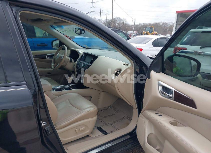 Photo 5 of 2013 Nissan Pathfinder SL (VIN 5N1AR2MN9DC615402)