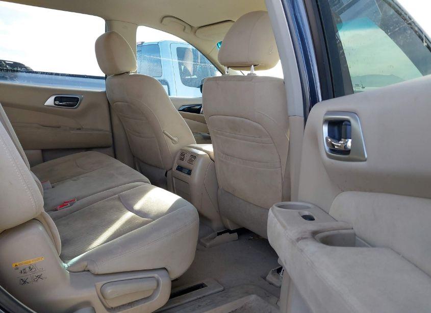 Photo 8 of 2013 Nissan Pathfinder SV (VIN 5N1AR2MN9DC643409)