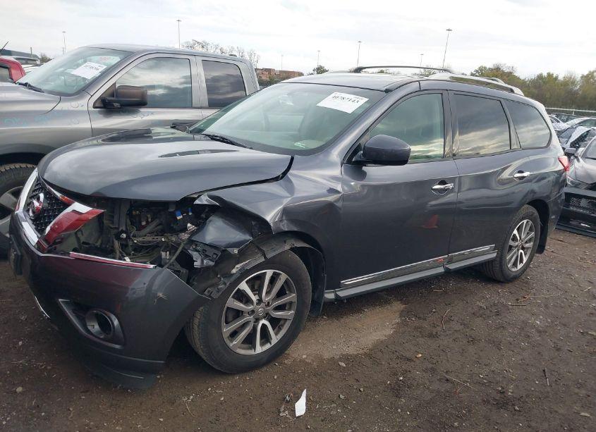 Photo 2 of 2013 Nissan Pathfinder SL (VIN 5N1AR2MN9DC667953)