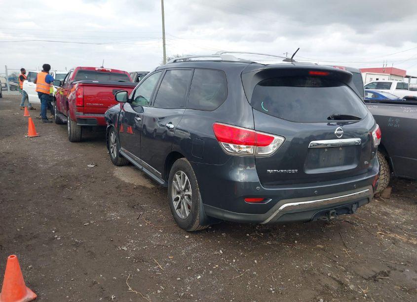 Photo 3 of 2013 Nissan Pathfinder SL (VIN 5N1AR2MN9DC667953)