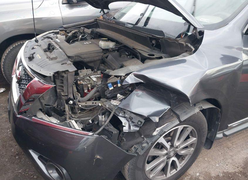 Photo 6 of 2013 Nissan Pathfinder SL (VIN 5N1AR2MN9DC667953)