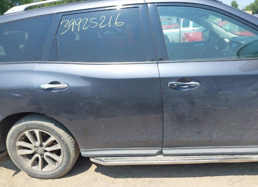 Photo 12 of 2014 Nissan Pathfinder SV (VIN 5N1AR2MN9EC654041)