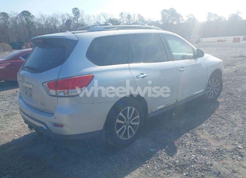 Photo 4 of 2014 Nissan Pathfinder SL (VIN 5N1AR2MN9EC665895)
