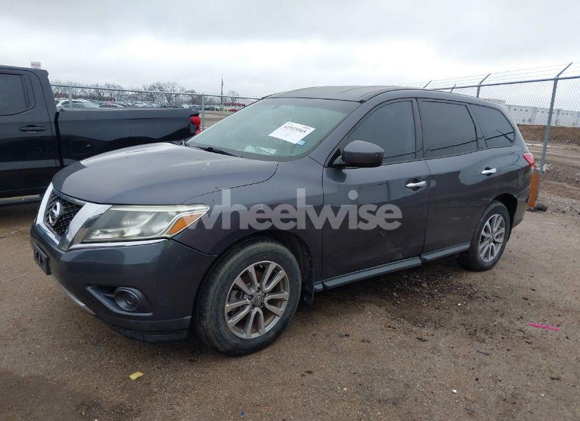 Photo 2 of 2014 Nissan Pathfinder S (VIN 5N1AR2MN9EC729949)