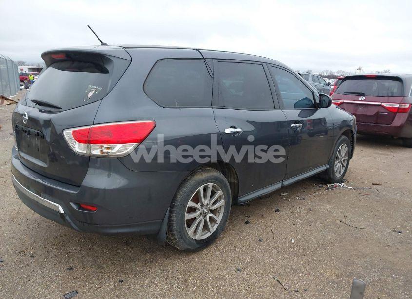 Photo 4 of 2014 Nissan Pathfinder S (VIN 5N1AR2MN9EC729949)