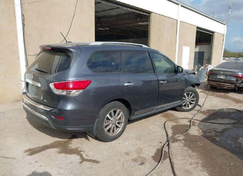 Photo 4 of 2014 Nissan Pathfinder SL (VIN 5N1AR2MN9EC735086)